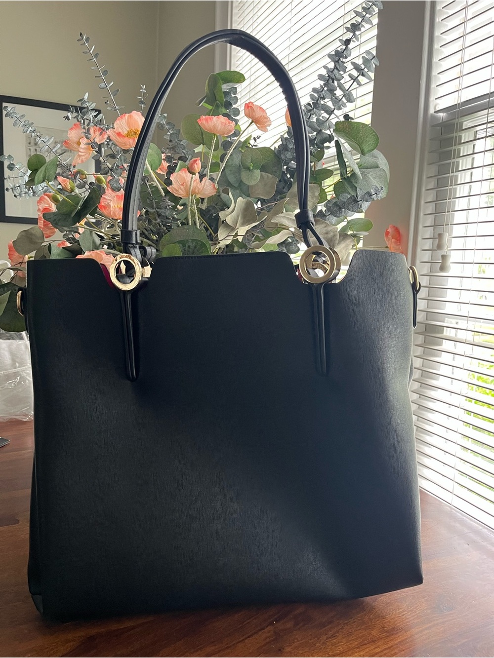 HR Black Vegan Leather Tote with Leopard Pouch NWT - Picture 3 of 10